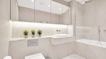 Exclusive Apartment | Bathroom | Hair dryer, towels