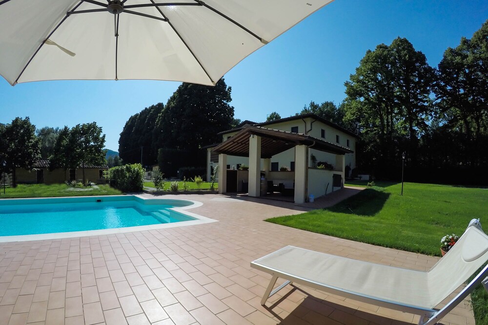 SERENELLA, on the ground floor, overlooking the park, for 2/4 pers.