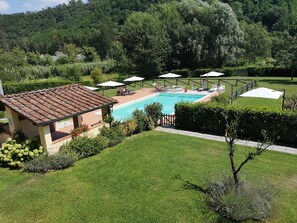 Outdoor pool - SERENELLA, on the ground floor, overlooking the park, for 2/4 pers. (Camaiore)