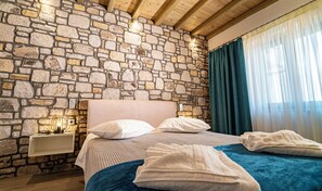 1 soverom, individuelt dekorert, individuelt innredet og skrivebord