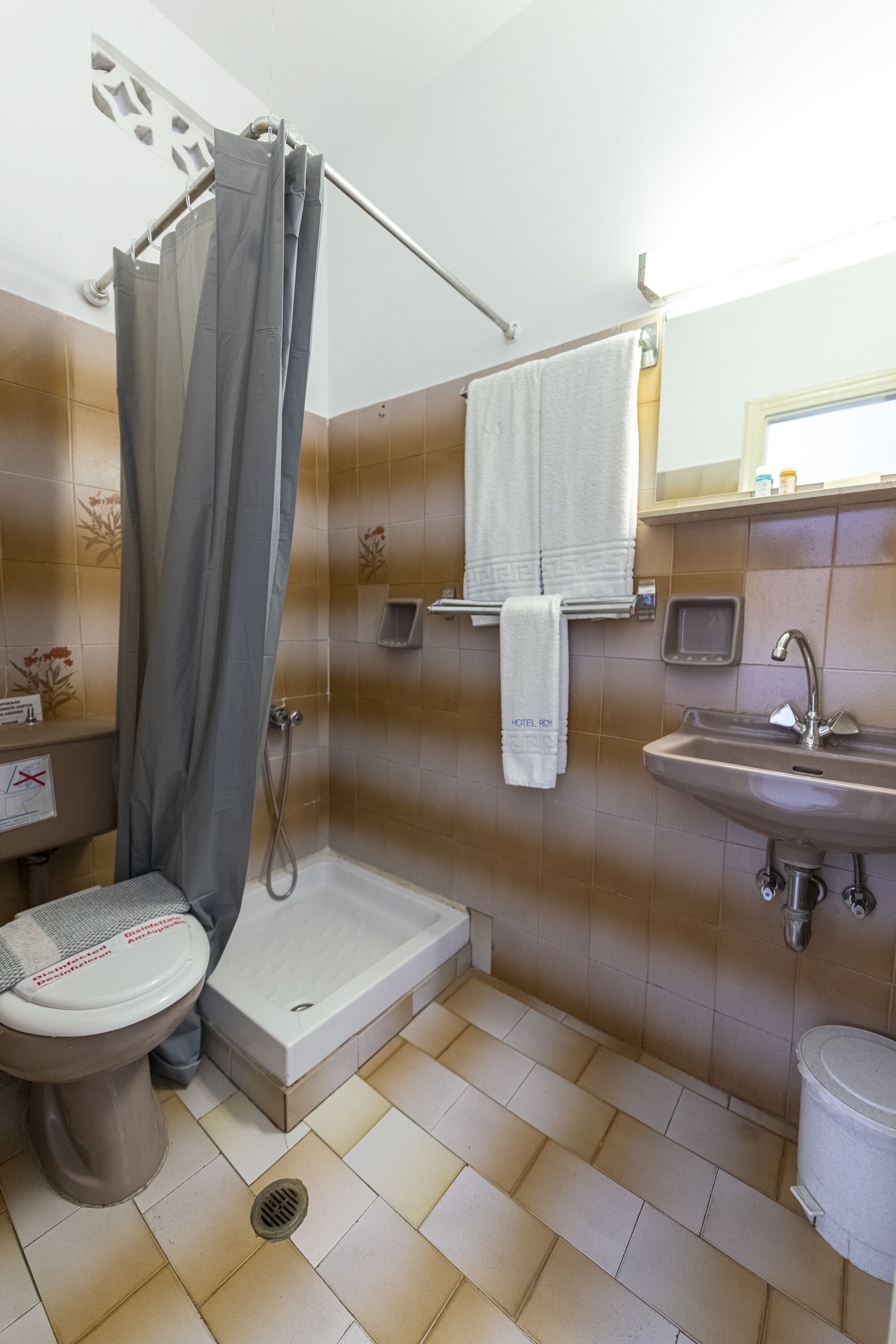 standard single room | bathroom | shower, hair dryer, towels, soap