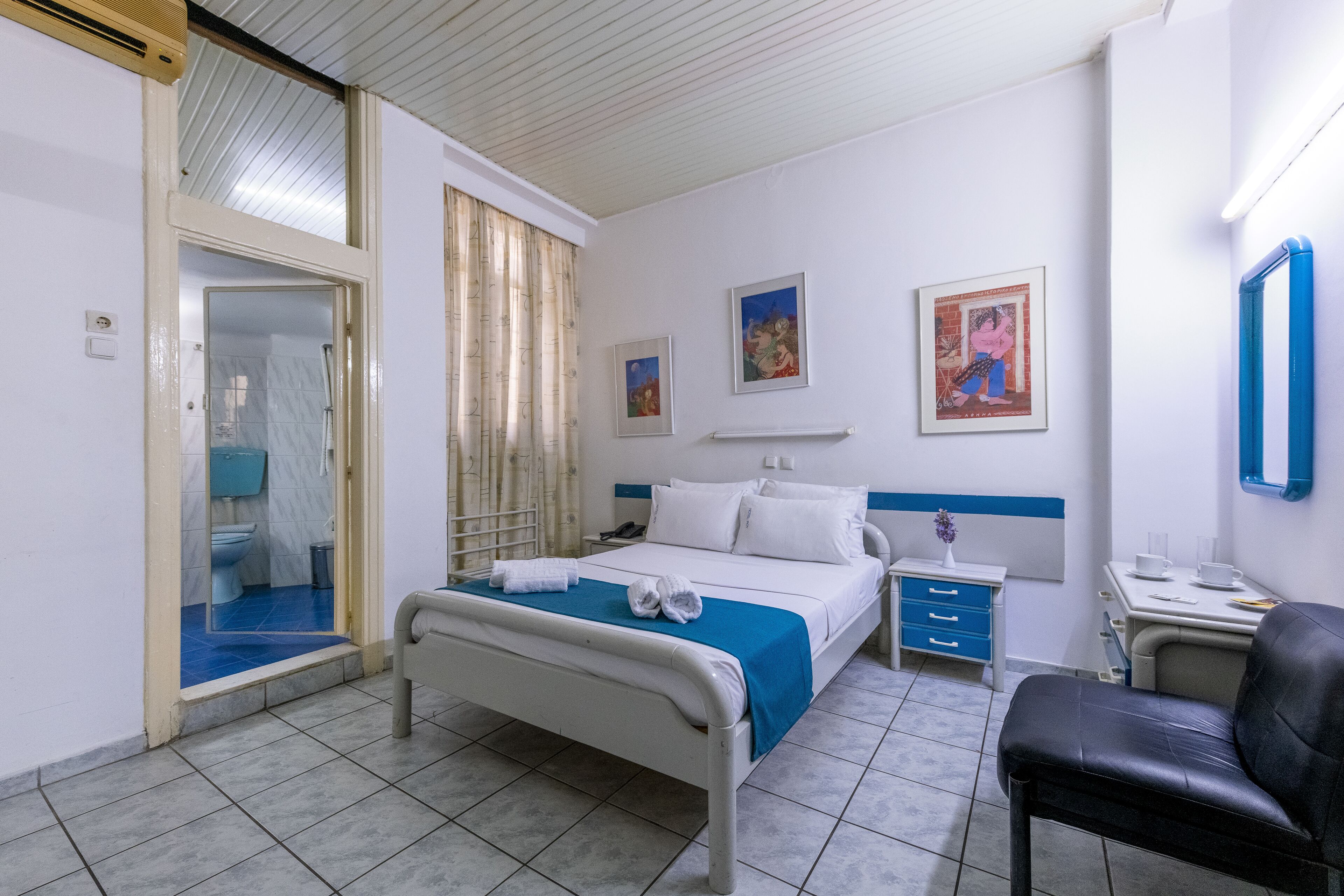 standard double room | desk, free wifi, bed sheets