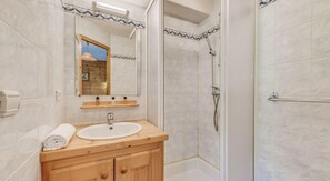 Bathtub
