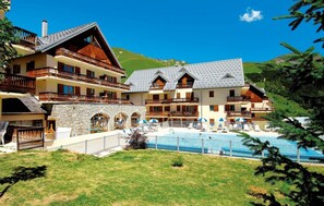 Exterior - 50m from ski slopes, terrace, balcony, tv, ski locker, 35m², Saint Sorlin d'Arves (Saint-Sorlin-d'Arves)