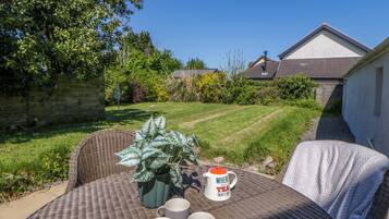 Cottage | Outdoor dining