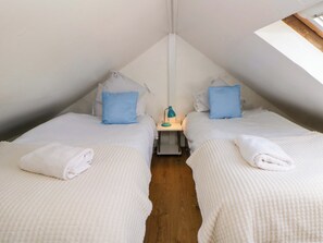 Cottage | 2 bedrooms, individually decorated, individually furnished, free WiFi - Cobwebs (Kilgetty)