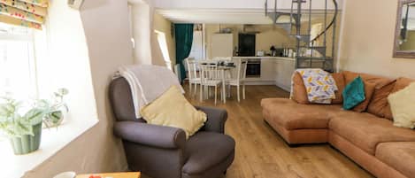 Cottage | Living area