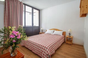 1 habitación, wifi y ropa de cama