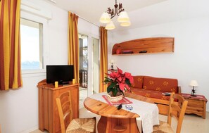 Living area - Wifi, swimming pool, balcony, parking, tv, ski locker, 73-76m², Font Romeu (Font-Romeu-Odeillo-Via)
