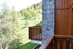 Property grounds - 300m from shops, 2nd floor, ski locker, 61m², Méribel (Méribel - Les Allues)