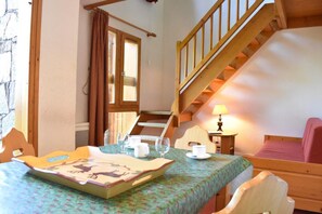 Dining - 300m from shops, 2nd floor, ski locker, 61m², Méribel (Méribel - Les Allues)