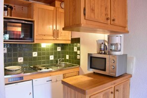 Réfrigérateur, micro-ondes, four, lave-vaisselle