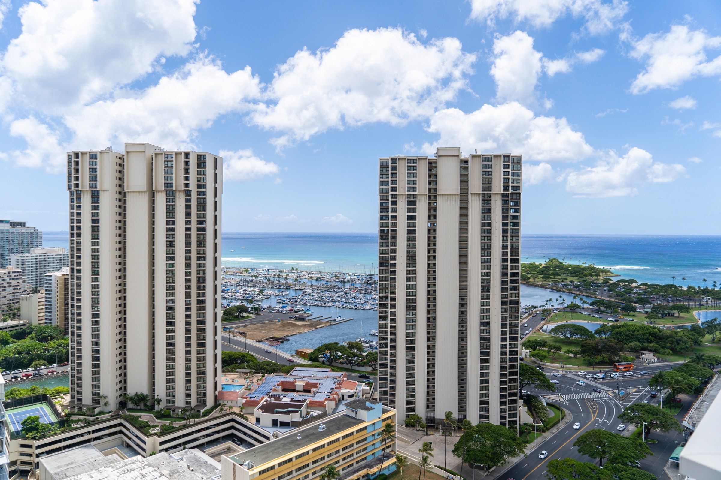 Ala Moana Condominium (AH19)