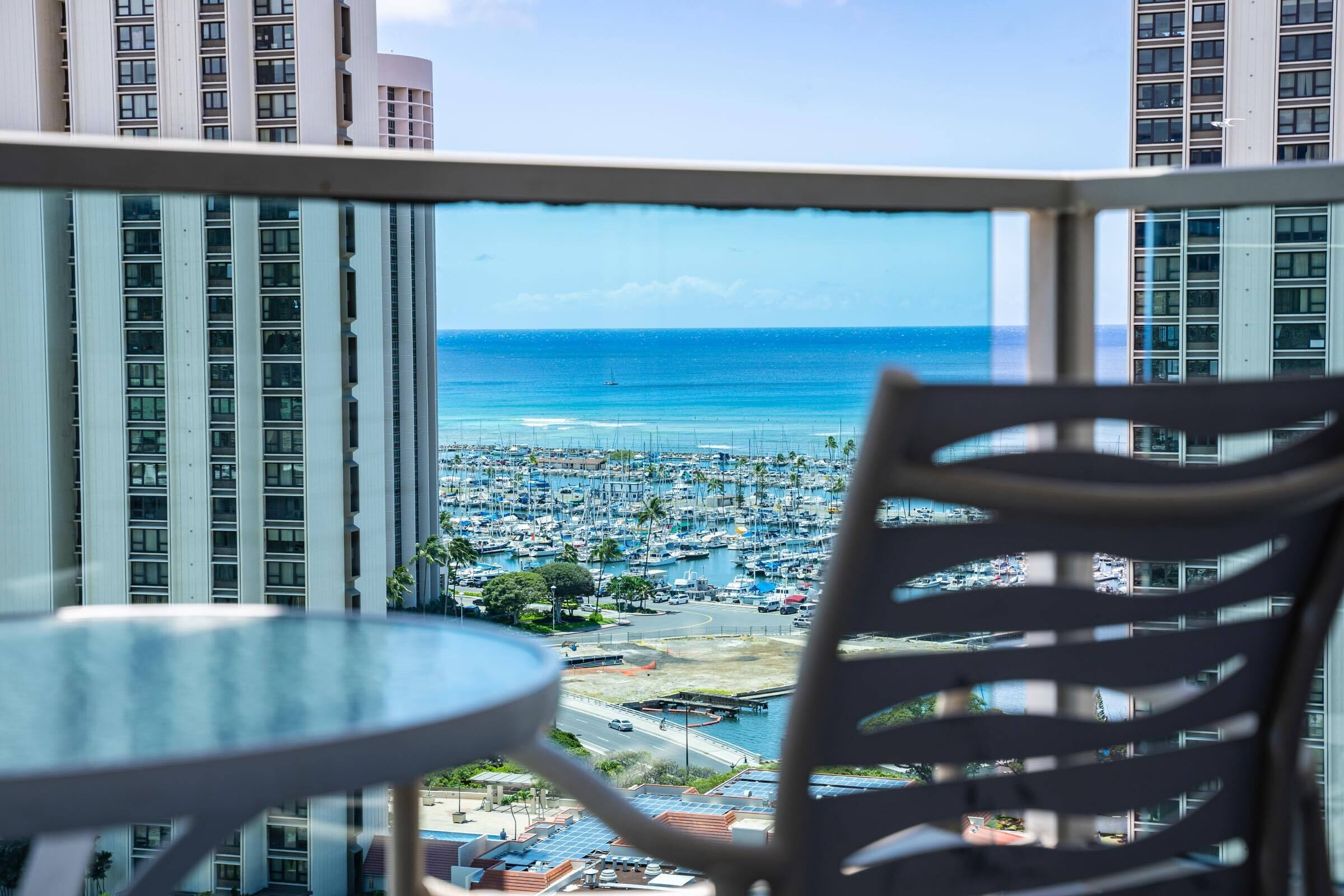 Ala Moana Condominium (AH19)