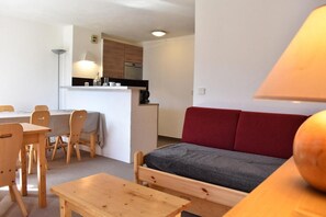 Dining - 300m from shops, 1st floor, balcony, ski locker, 37m², Méribel (Méribel - Les Allues)