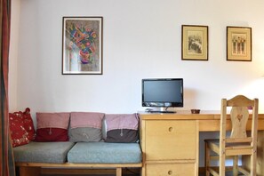 Interior - 100m from ski slopes, 1st floor, balcony, ski locker, 28m², Méribel (Méribel - Les Allues)