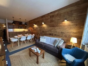 Living area - 2nd floor, tv, ski locker, 45m², Méribel (Méribel - Les Allues)
