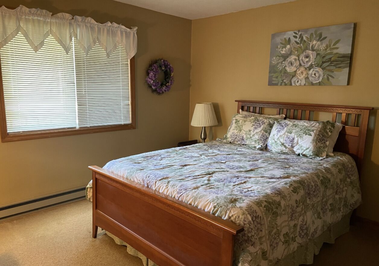 2 bedroom 2 bath condo near skiing, outlets