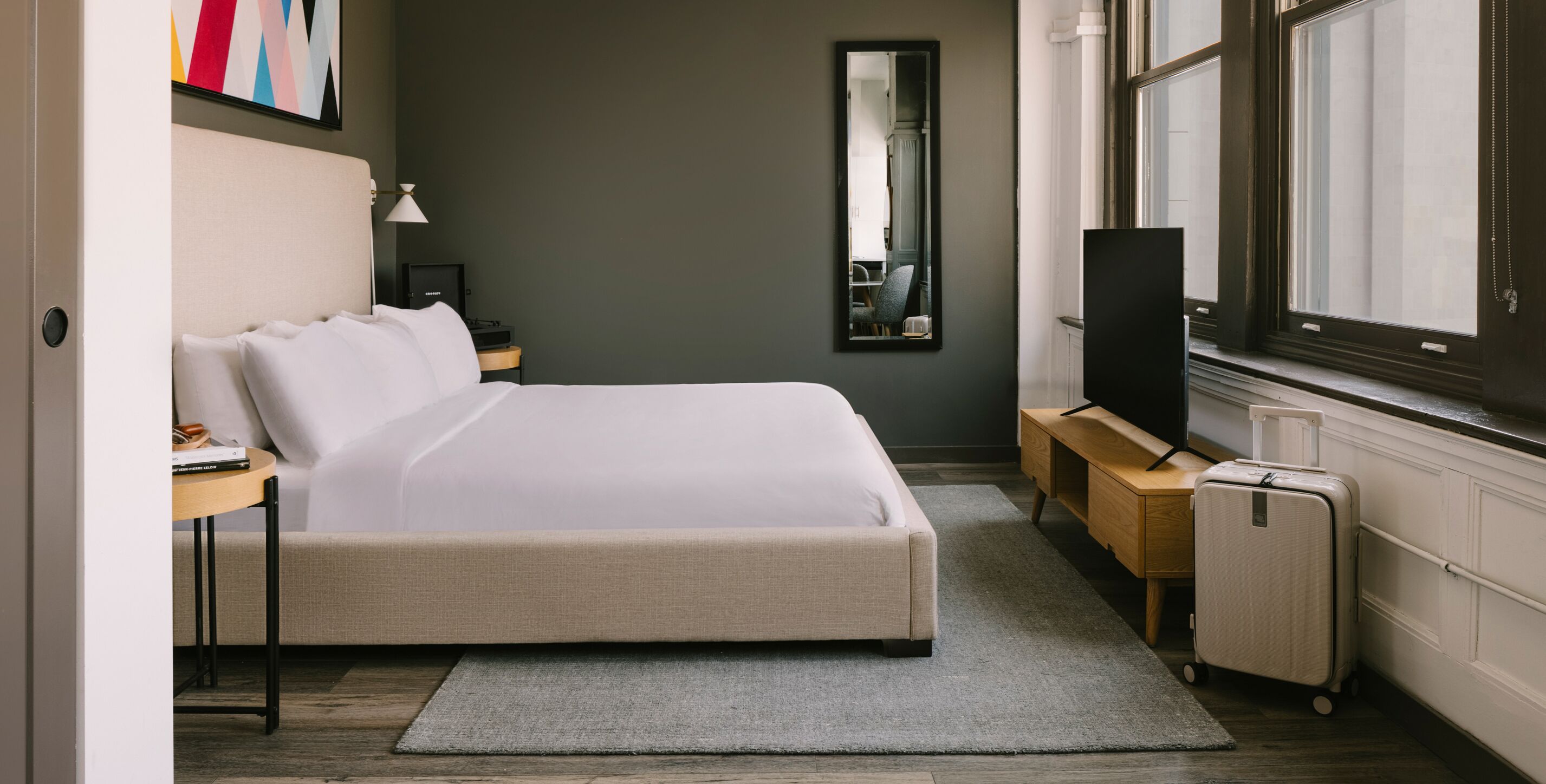 Sonder Gabriel Richard | Superior King Studio Apartment w/ City View