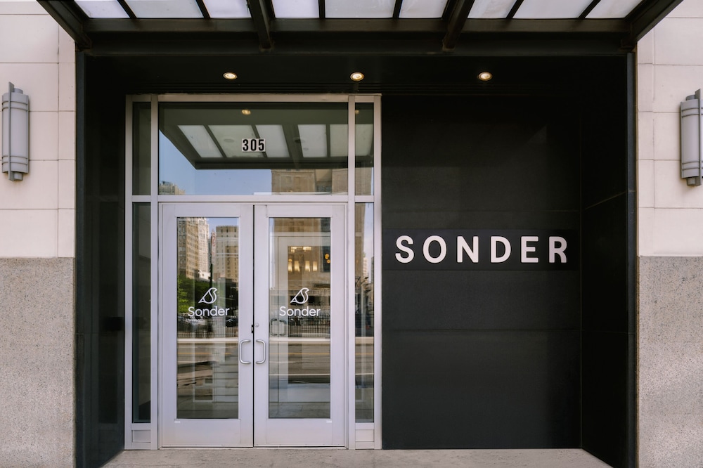 Sonder Gabriel Richard | Studio Apartment w/ City View