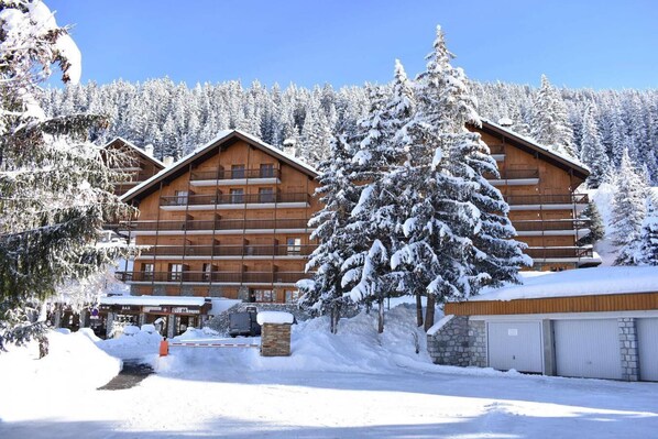Exterior - 100m from ski slopes, 3rd floor, balcony, ski locker, 28m², Méribel (Méribel - Les Allues)
