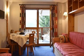 Living area - 200m from shops, 1st floor, view mountain, balcony, ski locker, 28m², Méribel (Méribel - Les Allues)