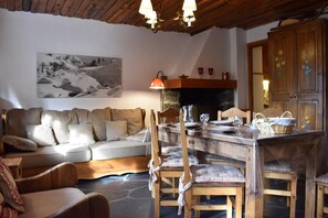 Interior - 150m from ski slopes, terrace, fireplace or stove, tv, ski locker, 47m², Méribel (Méribel - Les Allues)