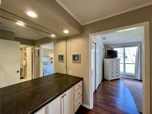 2 habitaciones, tabla de planchar con plancha y wifi gratis 