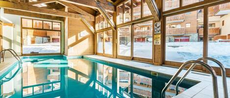 Inomhuspool och uppvärmd pool