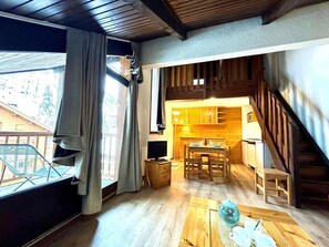 Interior - Up to 200m ski slope, 5th floor, terrace, ski locker, 30m², Méribel (Méribel - Les Allues)