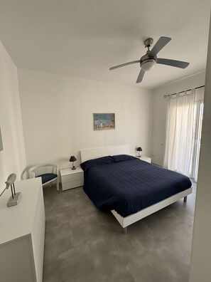 3 camere, una scrivania, ferro/asse da stiro, Wi-Fi gratuito