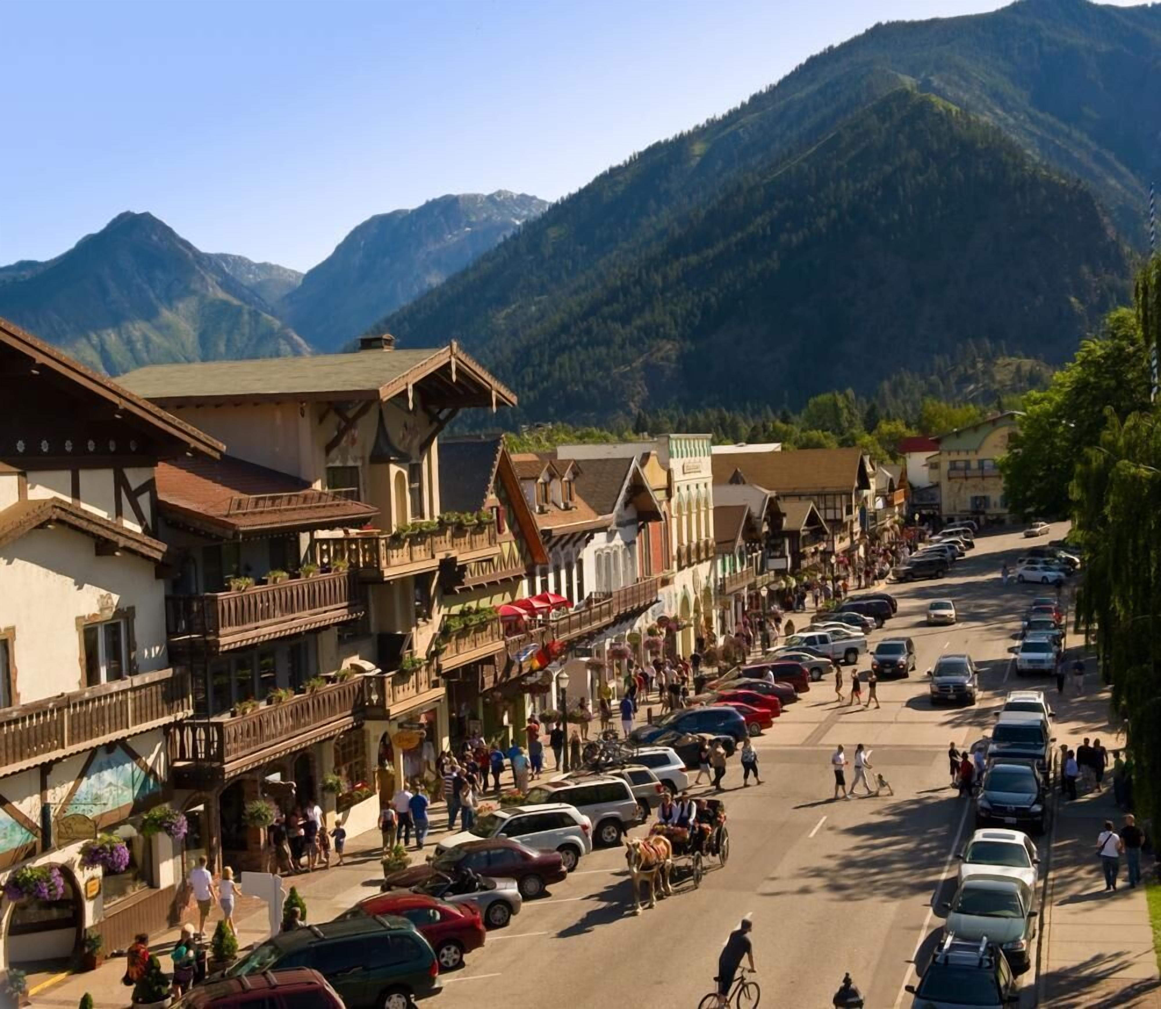 Newly Renovated Suite w/ Parking & WiFi - Steps to Downtown Shops & Dining