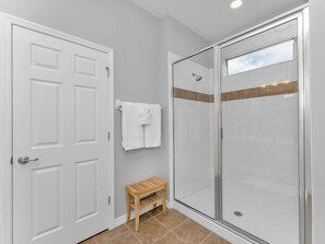 Bathroom - Briar Rose 4 Bedroom Villa by RedAwning (Davenport)