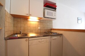 Kylskåp, ugn och diskmaskin