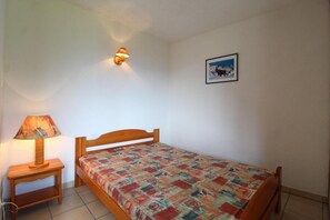1 bedroom, WiFi, bed sheets - 10m from ski slopes, 1st floor, balcony, tv, ski locker, 32m², Val Cenis (Termignon)