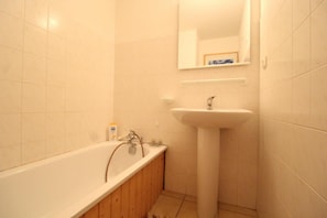 Bathtub