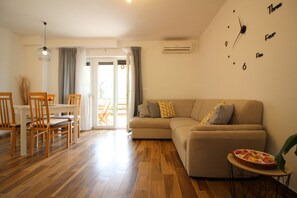 TV - Near the beach, air-conditioned, quiet location,family-friendly (Porec)