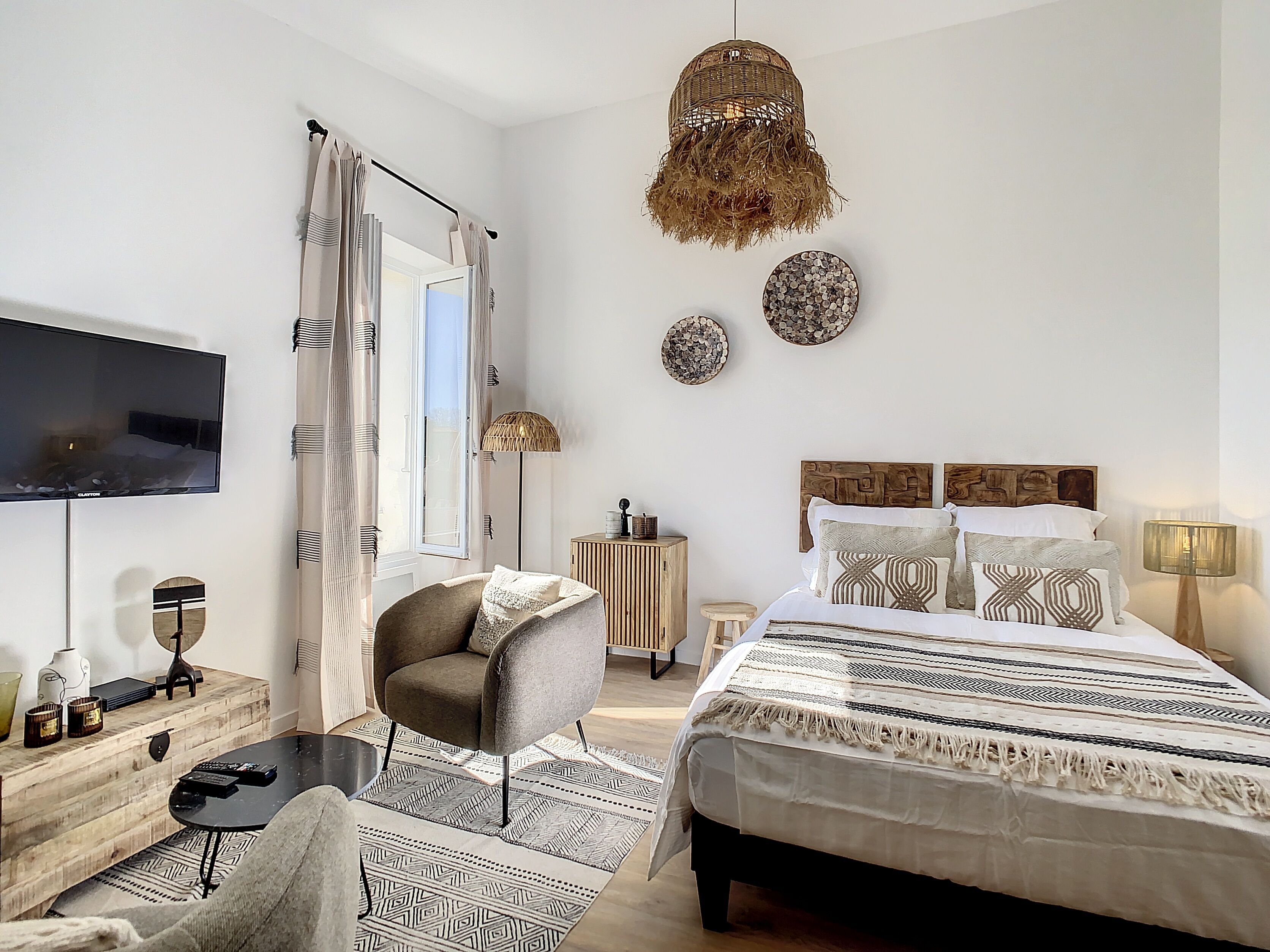 LA PAPILLON ST TROPEZ LUXURY STUDIO IN THE HEART OF THE VILLAGE