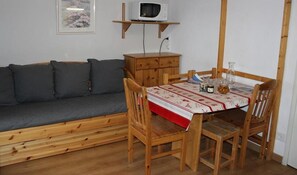 Interior - 150m from ski slopes, 1st floor, balcony, tv, ski locker, 30m², Val Thorens (Val Thorens)
