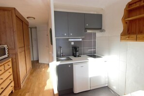 Fridge, microwave, dishwasher