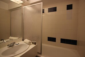 Bathtub