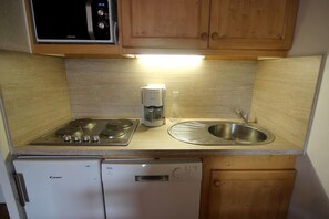 Frigorifero, microonde, forno, lavastoviglie