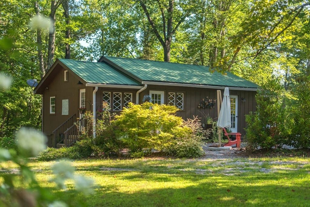 Rustic Cottage in the Woods Close to Tryon Equestrian Center