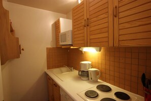 Fridge, oven, dishwasher