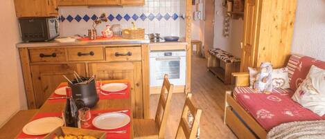 Fridge, oven, dishwasher