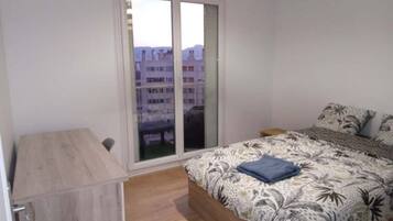 4 chambres, bureau, Wi-Fi, draps fournis