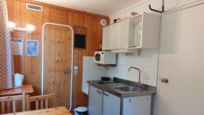 Kjøleskap og mikrobølgeovn