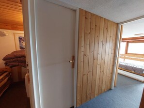 Interior - 50m from ski slopes, 3rd floor, view resort, balcony, tv, 35m², Les Arcs (Les Arcs)