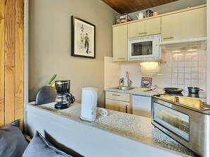 Fridge, oven, dishwasher