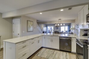 Fridge, microwave, stovetop, dishwasher